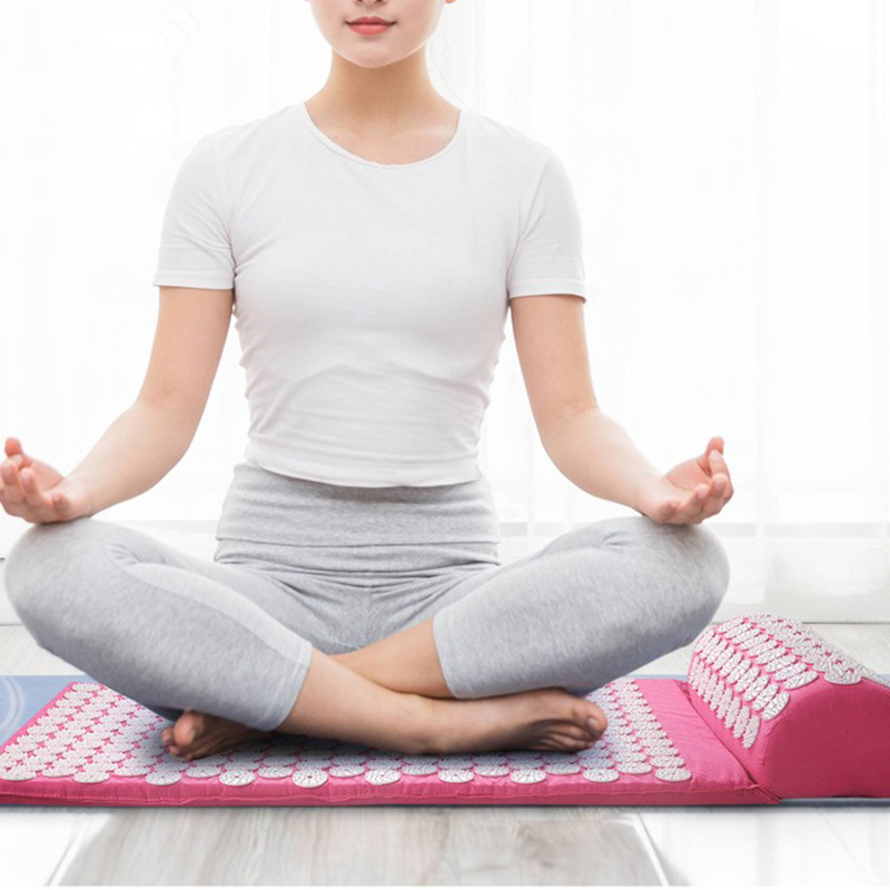Yoga Fitness Mat - ネイルマット 指圧シャクティマット 針付きマッサージパッド 首、背中、足用クッション ヨガ 痛みを和らげる