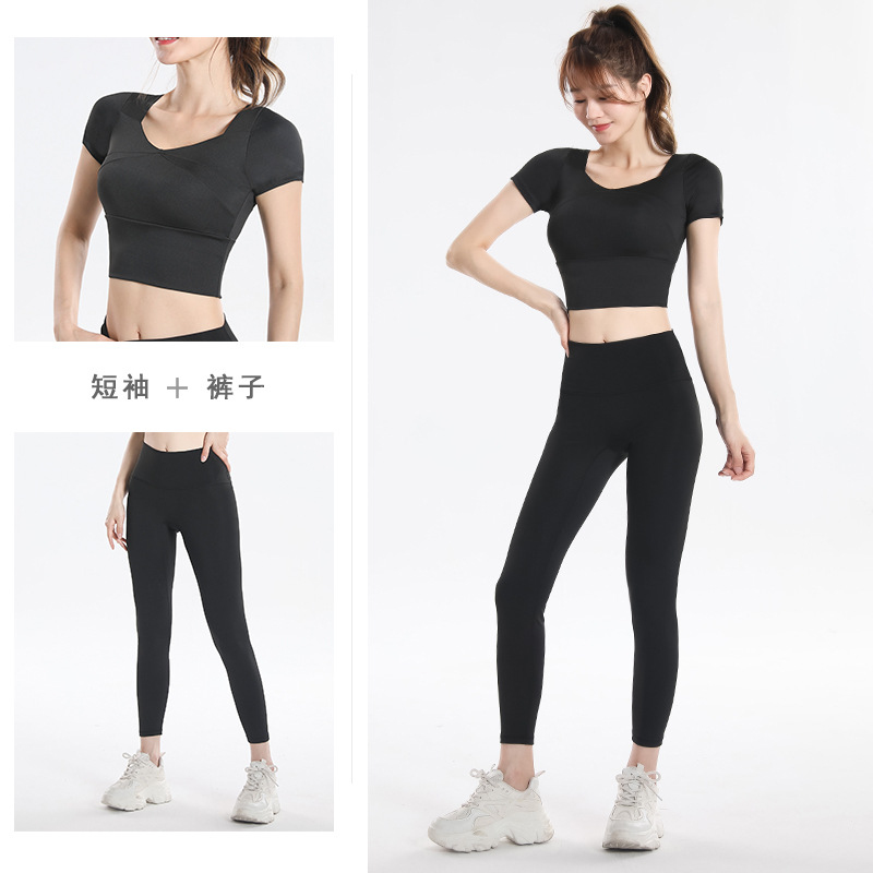 速乾性スポーツトップ（内蔵ブラ付き）プラスサイズ 2026年 - Yoga & Fitness With Faye The Well Being Studio Abbots Langley のレビューと価格